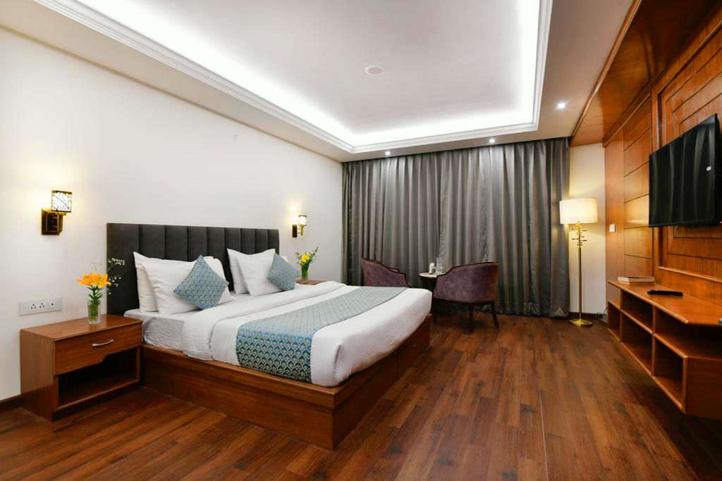 deluxe hotel rooms in leh